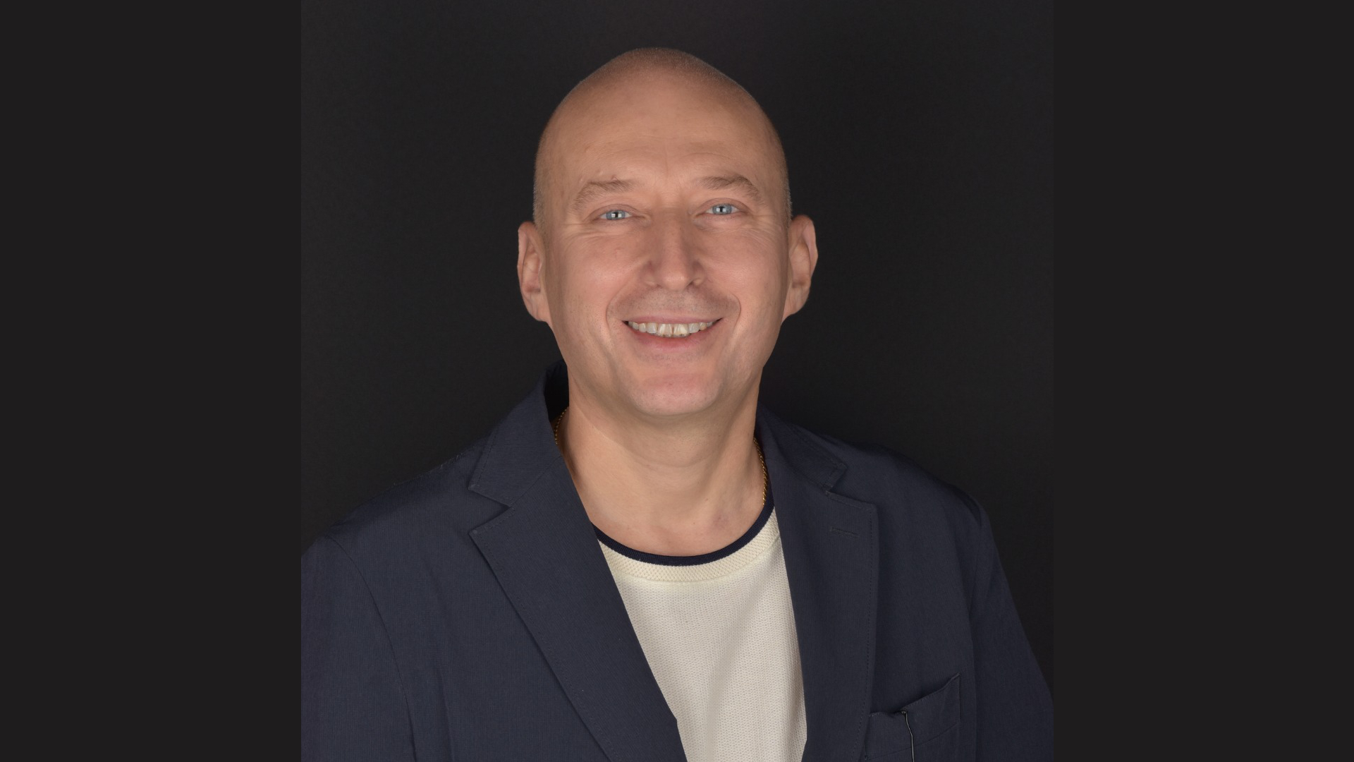 Prof. Dr. Altan VAROL - Ağız, Diş ve Çene Cerrahı - Hakkımızda